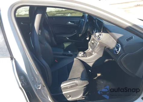 2015 Mercedes-Benz Gla 45 Amg 4Matic z USA, uszkodzony, nr VIN WDDTG5CB1FJ128520